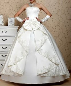 Свадебное платье с бантами